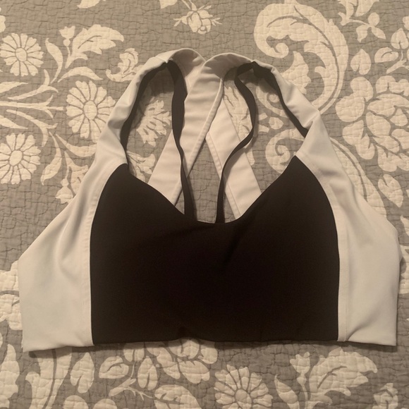 Lululemon sports bra size 10
